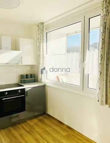 Pronájem bytu 3+kk, Praha, U Sluncové, 74 m2