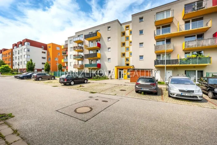 Pronájem garážového stání, České Budějovice - České Budějovice 2, Husova tř., 13 m2