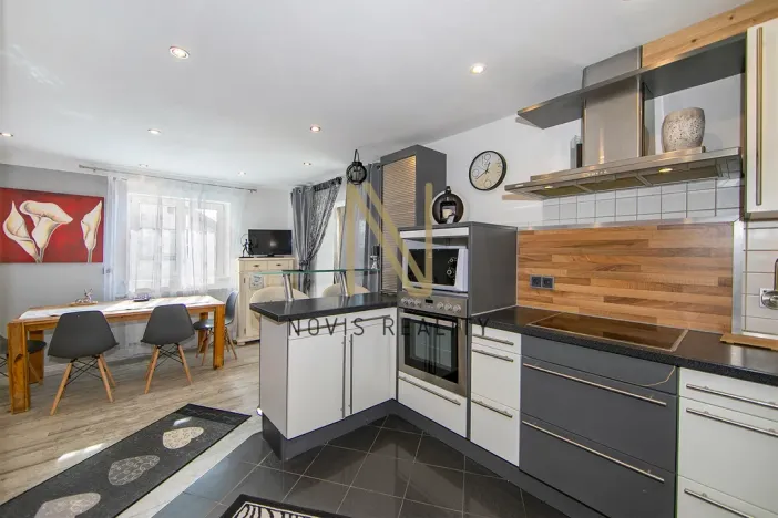 Prodej vícegeneračního domu, Regen,Německo, 213 m2