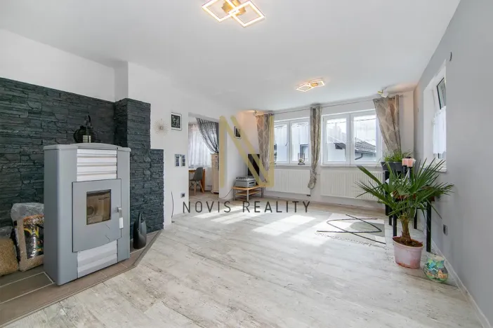 Prodej vícegeneračního domu, Regen,Německo, 213 m2