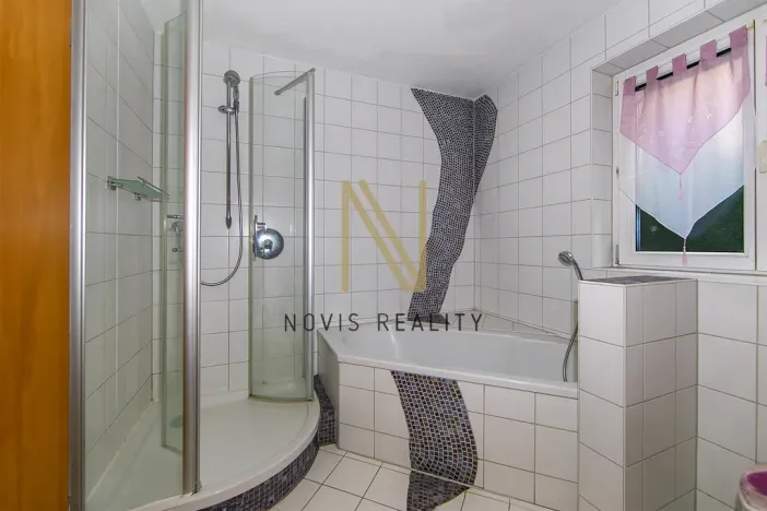 Prodej vícegeneračního domu, Regen,Německo, 213 m2