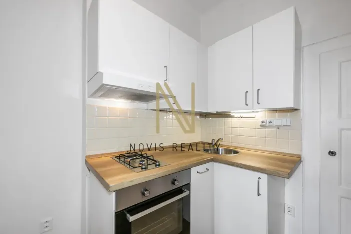 Prodej bytu 1+kk, Praha - Bubeneč, N. A. Někrasova, 33 m2