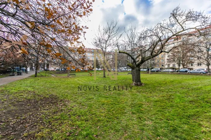 Prodej bytu 1+kk, Praha - Bubeneč, N. A. Někrasova, 33 m2