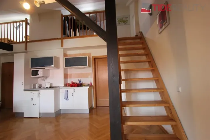 Pronájem atypického bytu, Praha, Křižíkova, 45 m2