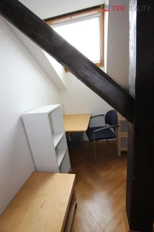 Pronájem atypického bytu, Praha, Křižíkova, 45 m2