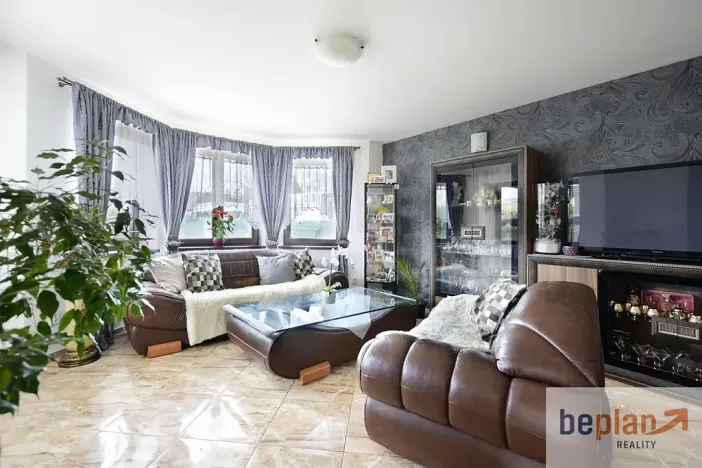 Prodej rodinného domu, Květnice, V Zelených, 300 m2