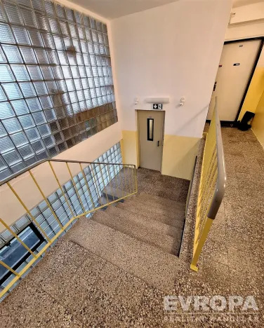 Pronájem bytu 3+kk, Pardubice, Jiřího Tomana, 61 m2