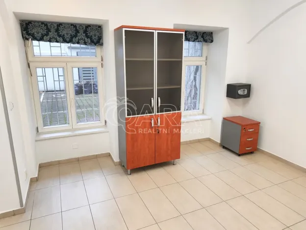 Pronájem kanceláře, Praha - Karlín, Křižíkova, 22 m2