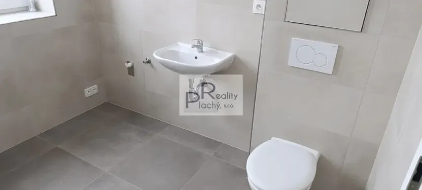 Prodej bytu 2+kk, Hevlín, 62 m2