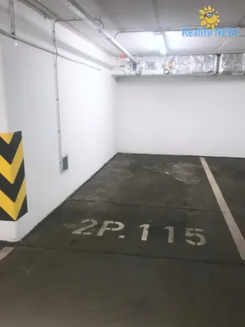 Pronájem garážového stání, Praha - Michle, Hanusova, 16 m2