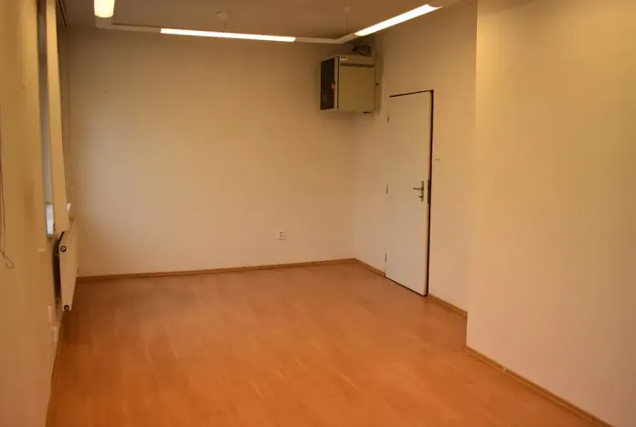 Pronájem kanceláře, Chlumec, U Dálnice, 42 m2
