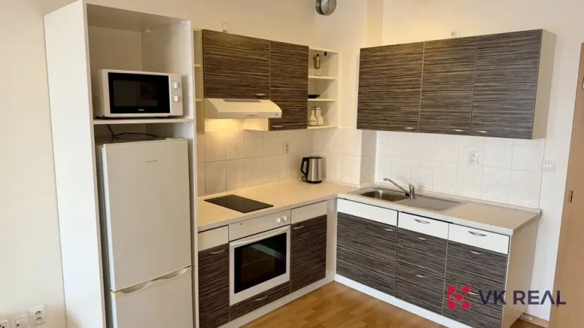 Pronájem bytu 1+kk, Praha - Řeporyje, Wiesenthalova, 38 m2