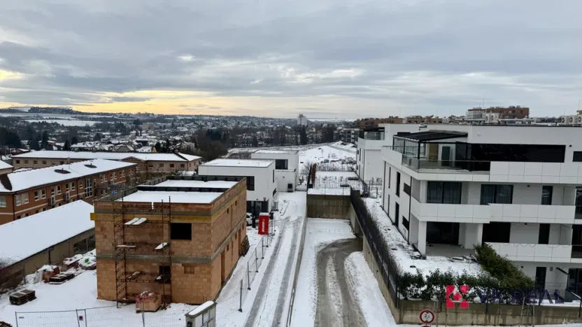 Pronájem bytu 1+kk, Praha - Řeporyje, Wiesenthalova, 38 m2