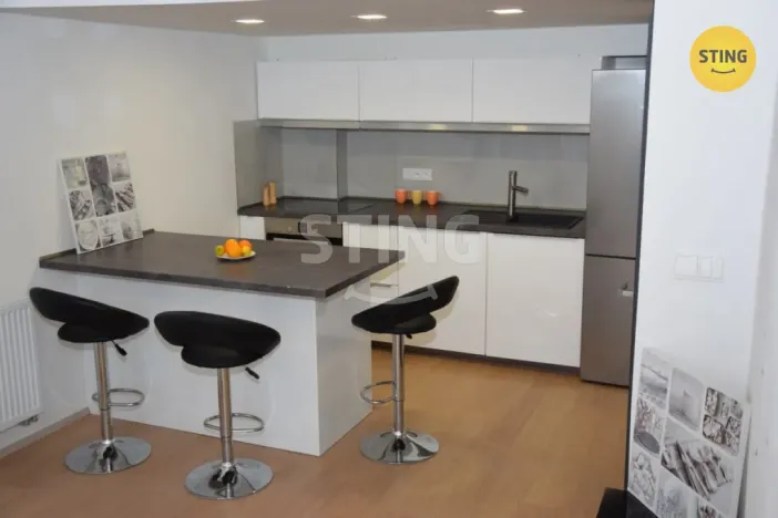 Pronájem atypického bytu, Zlín, Zahradní, 46 m2