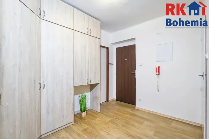 Prodej bytu 3+1, Pečky, V Horkách, 63 m2