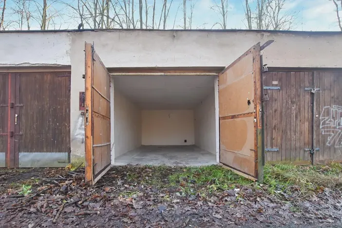Pronájem garáže, Poděbrady, U Bažantnice, 16 m2
