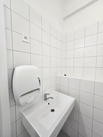 Pronájem kanceláře, Praha - Nové Město, Opletalova, 94 m2