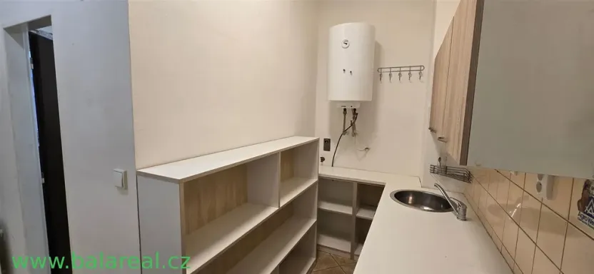 Pronájem bytu 1+1, Brno, Dukelská třída, 37 m2