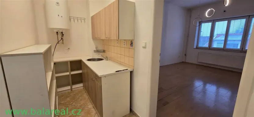Pronájem bytu 1+1, Brno, Dukelská třída, 37 m2