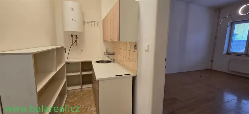 Pronájem bytu 1+1, Brno, Dukelská třída, 37 m2