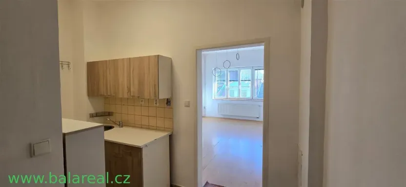 Pronájem bytu 1+1, Brno, Dukelská třída, 37 m2