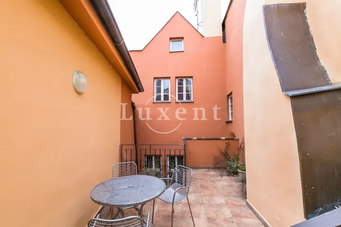 Pronájem bytu 1+kk, Praha - Malá Strana, Mostecká, 35 m2