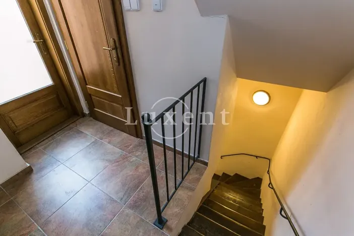 Pronájem bytu 1+kk, Praha - Malá Strana, Mostecká, 35 m2