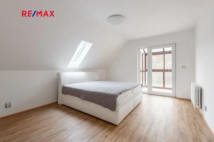 Prodej vily, Měchenice, Hlavní, 330 m2