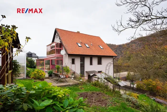 Prodej vily, Měchenice, Hlavní, 330 m2