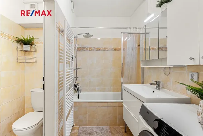 Prodej atypického bytu, Praha - Hostivař, Přeštická, 68 m2