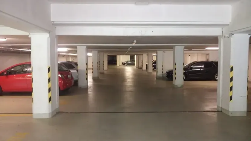 Pronájem garážového stání, Liberec, Kašmírová, 11 m2