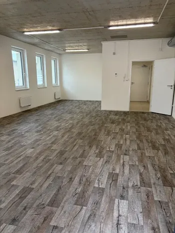 Pronájem obchodního prostoru, Odolena Voda, Květnová, 58 m2