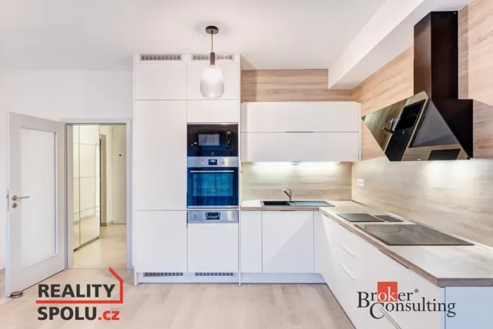 Pronájem bytu 4+kk, Praha - Karlín, U Mlýnského kanálu, 97 m2