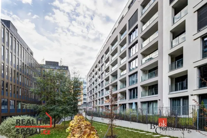 Pronájem bytu 4+kk, Praha - Karlín, U Mlýnského kanálu, 97 m2