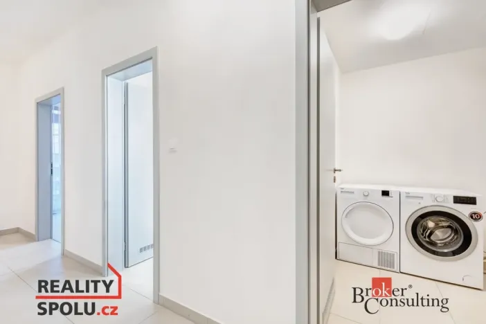 Pronájem bytu 4+kk, Praha - Karlín, U Mlýnského kanálu, 97 m2