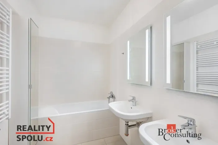 Pronájem bytu 4+kk, Praha - Karlín, U Mlýnského kanálu, 97 m2