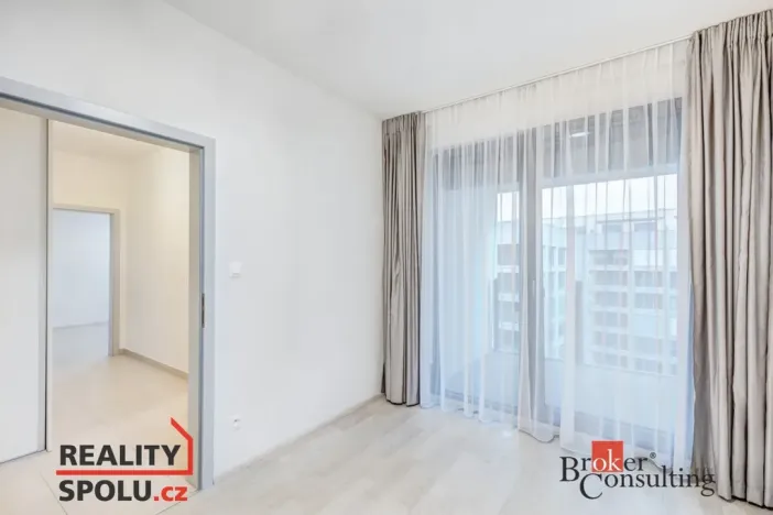 Pronájem bytu 4+kk, Praha - Karlín, U Mlýnského kanálu, 97 m2