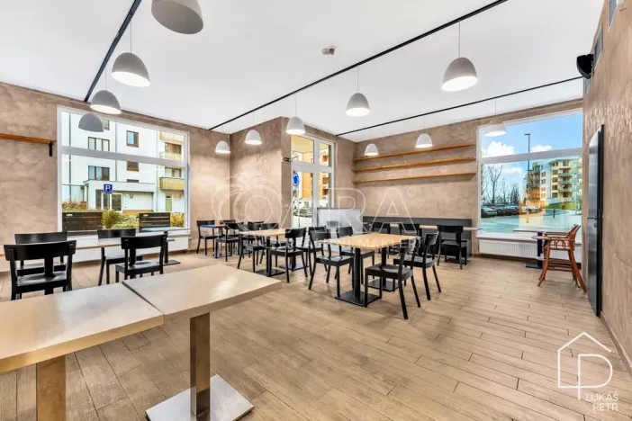 Pronájem restaurace, Praha - Čakovice, Theinova, 187 m2