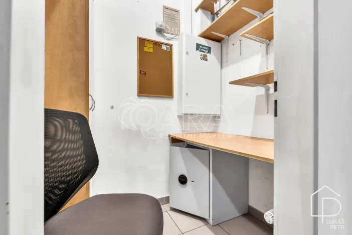 Pronájem restaurace, Praha - Čakovice, Theinova, 187 m2