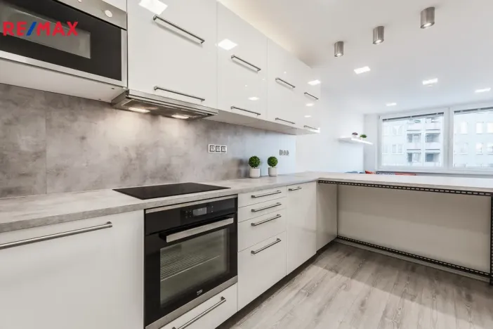 Prodej bytu 2+kk, Praha - Černý Most, Breitcetlova, 46 m2