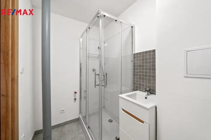 Prodej bytu 1+kk, Hradec Králové - Slezské Předměstí, Severní, 28 m2