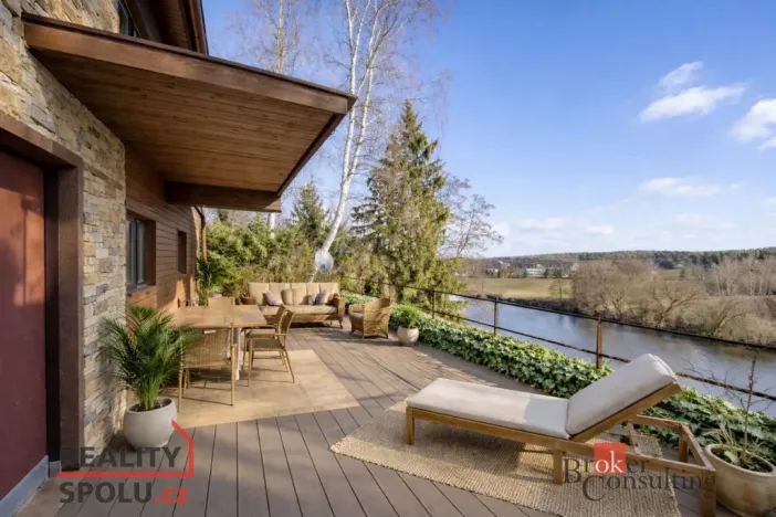 Prodej chaty, Týn nad Vltavou - Hněvkovice na levém břehu Vltavy, 80 m2