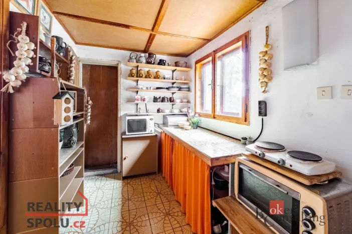 Prodej chaty, Týn nad Vltavou - Hněvkovice na levém břehu Vltavy, 80 m2