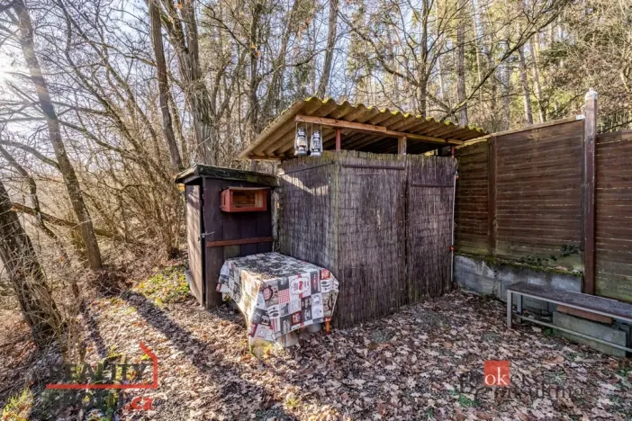 Prodej chaty, Týn nad Vltavou - Hněvkovice na levém břehu Vltavy, 80 m2