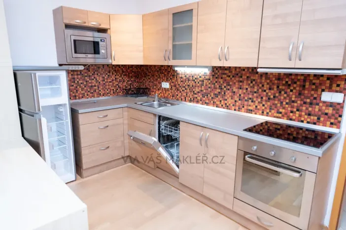 Pronájem bytu 1+kk, Praha - Liboc, Naardenská, 46 m2