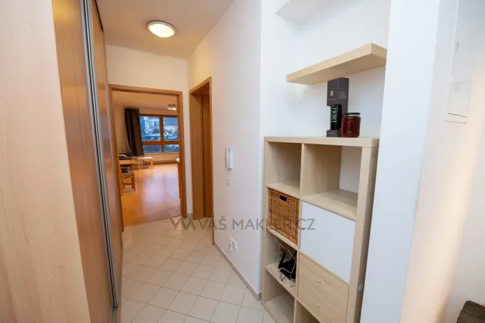 Pronájem bytu 1+kk, Praha - Liboc, Naardenská, 46 m2