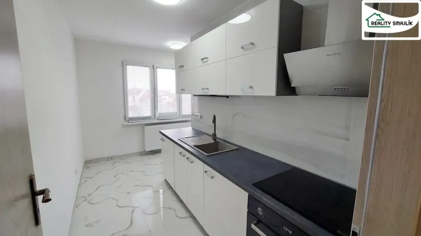 Pronájem bytu 3+1, Cheb, U Stadionu, 74 m2