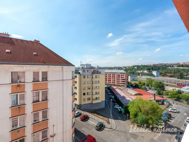 Pronájem bytu 1+kk, Praha - Nusle, U křížku, 28 m2