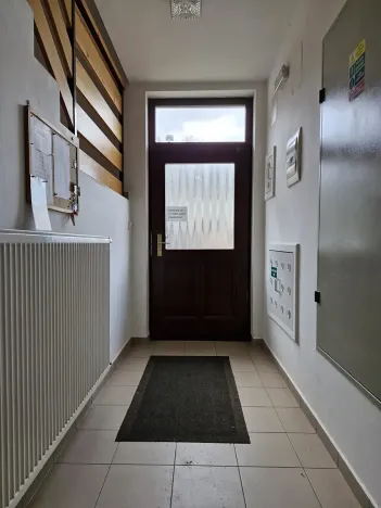 Pronájem bytu 1+kk, Jesenice, Do Polí, 40 m2