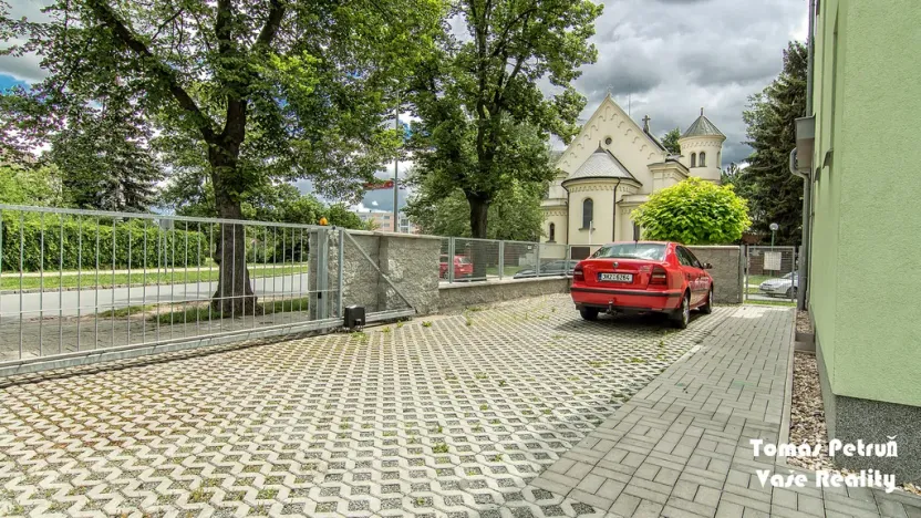 Pronájem bytu 2+1, Hradec Králové - Slezské Předměstí, Slavíčkova, 60 m2